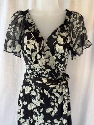 Vestido de seda envolvente Diane von Furstenberg manga acampanada espalda en V florales "Ling" talla 4 Foto 1 de 4