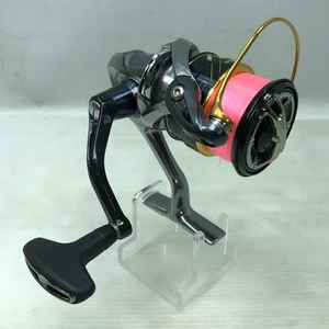 Used SHIMANO spinning reel 16 Vanquish C3000XG - Picture 1 of 8