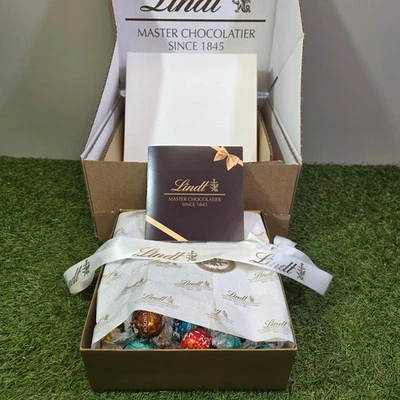 Lindt Lindor Assorted Chocolate Truffles Balls 750G Deluxe Gift Box Set Xmas Set - Image 1 of 4