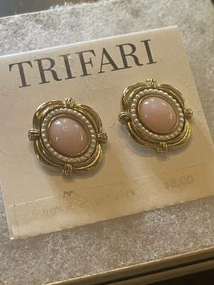 Pendientes de vestir para mujer Trifari rosa y perla  Foto 1 de 2