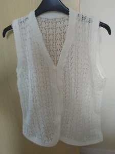 Ladies Vintage white Cadigan vintage top size 10 UK - Picture 1 of 3