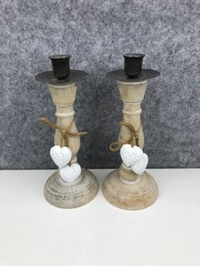 Pair Of Wooden Candlesticks With Dangling White Hearts Rustic Shabby Chic - Picture 1 of 7