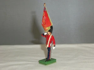 FIGURA DE SOLDADO DE JUGUETE DE METAL PORTADOR DE COLOR BRITAINS 43050 GUARDIAS ESCOCESES COLOR - Imagen 1 de 2