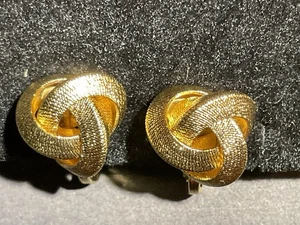 Orecchini Monet Vintage Tono Oro Clip On - Foto 1 di 3