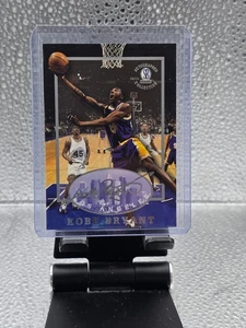 Score Board 1997 Kobe Bryant Argento Stampato Autografo Collezione! - Foto 1 di 2