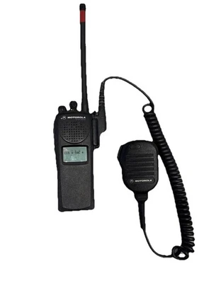 📡FULL SET MOTOROLA XTS2500 BATTERY AND MIC H46UCD9PW5AN 700/800 MHz radio - Image 1 of 4