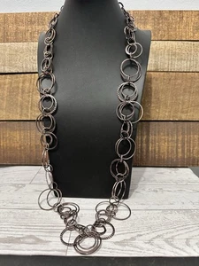 Collar de eslabones circulares para mujer Daisy Fuentes tono cobre oscuro/bronce - Imagen 1 de 9