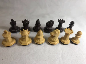 Drueke Scacchi Magnetici Pezzo Marrone e Bianco sporco/Avorio Ricambi 7/8" USA - Foto 1 di 17