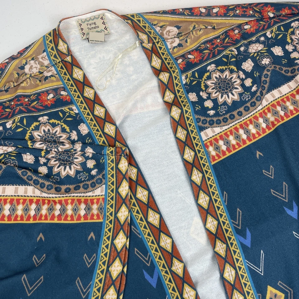 Cardigã feminino Flying Tomato tamanho médio aberto geométrico poliéster conforto - Imagem 1 de 4