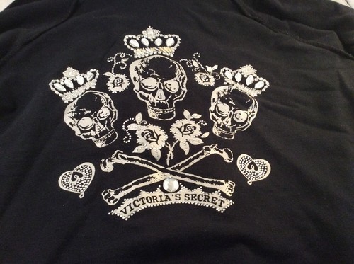 UNDERCOVER Victoria’s Secret Felpa con Cappuccio Giacca Donna Taglia S Teschio e Ossa Incrociate P