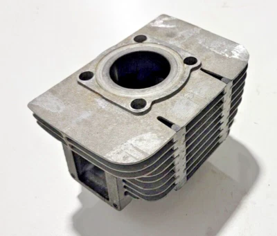 Jarra cilindro derecho Yamaha RD250 RD 250 1973-1975 Foto 1 de 4