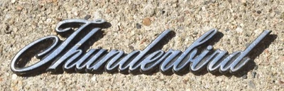 Ford Thunderbird 1969-1976 vintage guardabarros delantero emblema insignia coche pieza de automóvil Foto 1 de 2