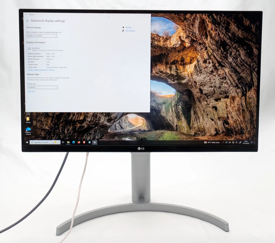LG UHD Monitor 27UN83A 4K IPS 27" 60Hz, 5ms,HDMI, DisplayPort, USB-C,99% sRGB - Image 1 of 4