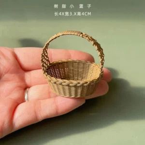 1:12 Scale Dollhouse Miniatures Straw Basket Resin Storage Picnic Toy Handmade - Picture 1 of 4