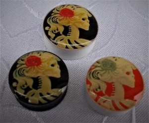 4-24MM 3 MODELLE SKULL SKELETTON SADDLE PLUG PLUGS PIERCING FLESH TUNNEL ACRYL - Bild 1 von 16