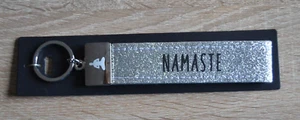 Depesche SCHLÜSSELANHÄNGER Filz, "NAMASTE", Glitter, Neu - Picture 1 of 1