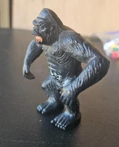 FEROCIOUS BLACK GORILLA. TOY FIGURE. 3 1/4 INCHES. KING KONG MAYBE. - Picture 1 of 7