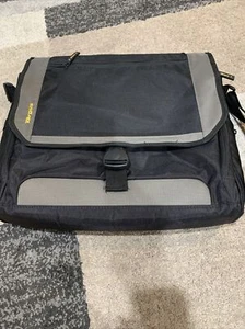 Targus Laptop Messenger Bag Black iPad Tablet Nylon Quality - Picture 1 of 8