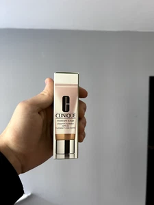 Clinique Moisture Surge Sheer tint hydrator Shade 3 40ml universal light medium - Picture 1 of 6