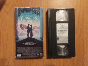THE PRINCESS BRIDE VHS Tape 1987, 1994 Cary Elwes Mandy Patinkin Robin Wright - Foto 1 di 7