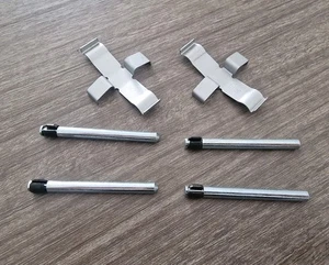 Kit montaggio pastiglie freno posteriori Alfa Romeo Giulia 105 d'epoca 1300 1600 - Picture 1 of 3