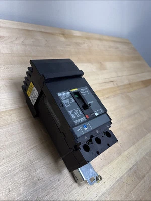 SQUARE D JJA36225 JJA I-LINE 3 POLE 225 AMP 480v 65KAIC CIRCUIT BREAKER - Image 1 of 4