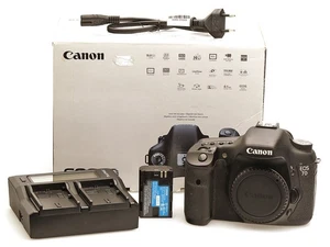 Canon EOS 7D DSLR Kamera Gehäuse / Body mit 18 Megapixel APS-C Bild Sensor - Picture 1 of 5