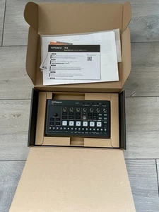 Roland P-6 Aira Creative Sampler Boxed - Picture 1 of 4
