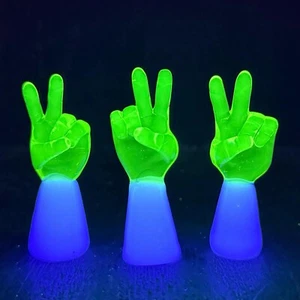 Uranium Vaseline Peace ✌️ Sculpture 🤩 finger hand - Picture 1 of 2