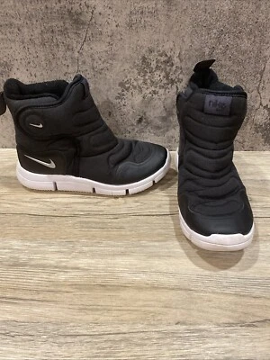 Nike kids size 3Y black Nike novice winter boots - Image 1 of 4