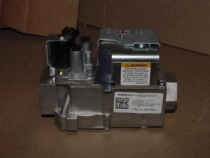 HONEYWELL VR9205Q1001/71W96 VALVOLA GAS 24 VOLT 2 STADI LP 170041 - Foto 1 di 2