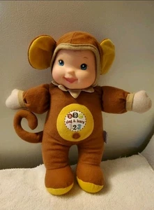 Sing+Learn 12" Bebé 1er ABC y 123 Bebé Muñeca Mono Suave Conjunto Goldberger - Imagen 1 de 6