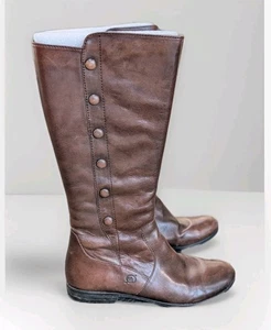 Geboren Damen Salbei Reitstiefel Größe 6 Hoch Hell Hellbraun Cognac Leder Knopfdetail Flach - Bild 1 von 12