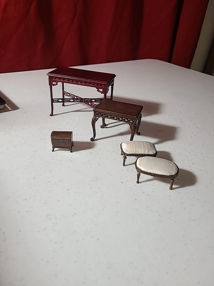 Mixed Bespaq Lot Of Miniature Dollhouse Furniture - Image 1 of 4