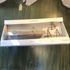 Herz & Hand mit Magnolie NEU Lochwand Regal & Haken f/use mit Wand Organizer - Bild 1 von 18