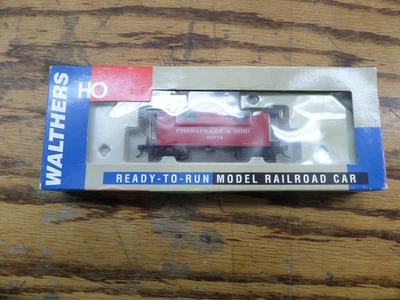 HO Walthers 932-7521 25' Wood Caboose Chesapeake & Ohio C&O #90776 Red - Image 1 of 3