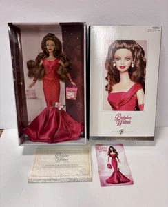 NRFB Barbie Auguri di Compleanno Bambola NRFB Etichetta Argento 2004 C6229 Vestito Rosso - Foto 1 di 9