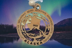 2022 Wooden Round Christmas Ornament Made In Alaska Moose Bear Plane Design - Picture 1 of 5