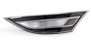 Porsche 991 Droit Main LED Côté Clignotant 2012-2019 99163125606 Véritable - Picture 1 of 10