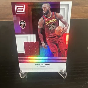 2017-18 Panini Status Lebron James Juego Usado Camiseta Holofoil Cleveland Cavaliers - Imagen 1 de 2