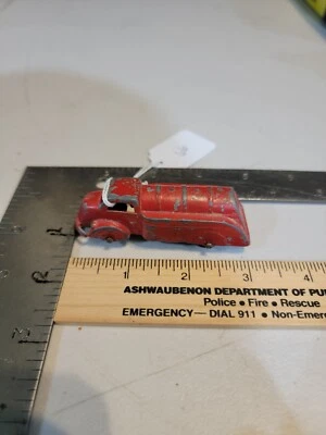 TTB1 Vintage TootsieToy 1940 1941 No. 235 Oil Tanker 2 tampas #66 brinquedo Tootsie 3" - Imagem 1 de 4
