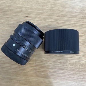 SIGMA 90mm F2.8 DG DN Contemporary Medium Telephoto Zoom Lens for Leica L mount