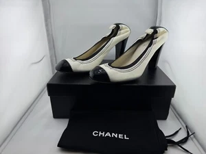 Chanel White and Black Cap Toe Stretch Pumps Size 38.5 NIB - Picture 1 of 14