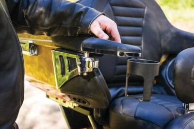 Reposabrazos de pasajeros Kuryakyn cromados 8955 Foto 1 de 4