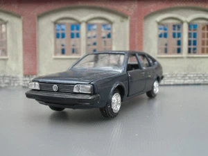 Conrad Modell 1010 , VW Passat 32B Limousine erste Serie, Maßstab 1:43 - Bild 1 von 7