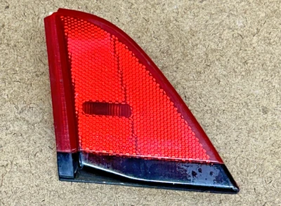 Luz trasera triángulo rojo para pasajero derecho Toyota MR2 SW20 1991-93 Foto 1 de 4