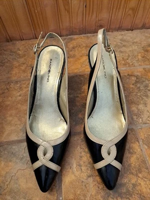 Salto feminino Bandolino couro envernizado preto e acastanhado 9M - Imagem 1 de 4