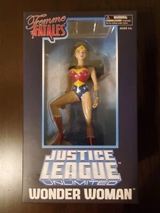 New Femme Fatales Justice League Unlimited  Wonder Woman PVC Statue 2016 NM box - Picture 1 of 12