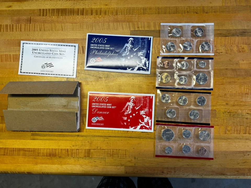 2005 Uncirculated Coin Set U.S Mint Government Packaging OGP COA - Image 1 of 1
