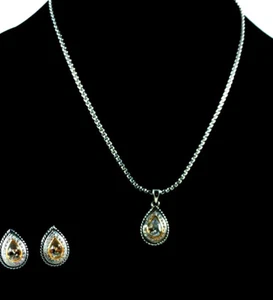 VINTAGE SILVER TONE NECKLACE W/CLEAR RHINESTONE PENDANT& MATCHING PIERCED EARRIN - Picture 1 of 7